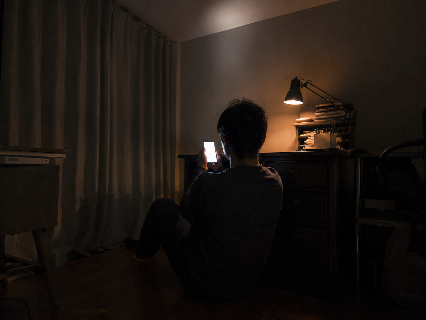 同じ夜、少し時間が経った同じ部屋